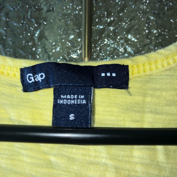 Gap small yellow tanktop - Picture 2 of 6